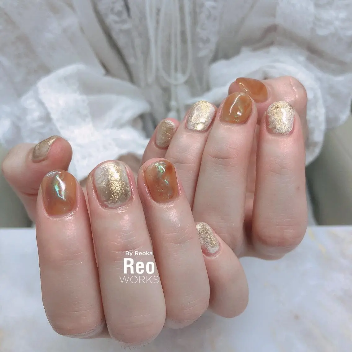ミディアム ネイル ハンドネイル Blowe ニュアンスのネイルデザイン