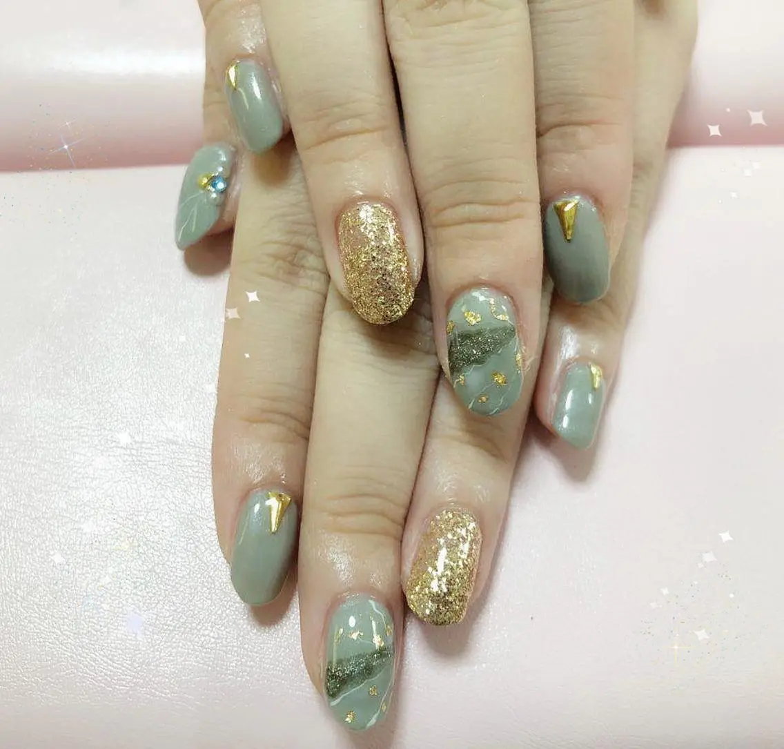 ネイル ネイルサロンエクラ 🫧Shizukaのネイルデザイン
