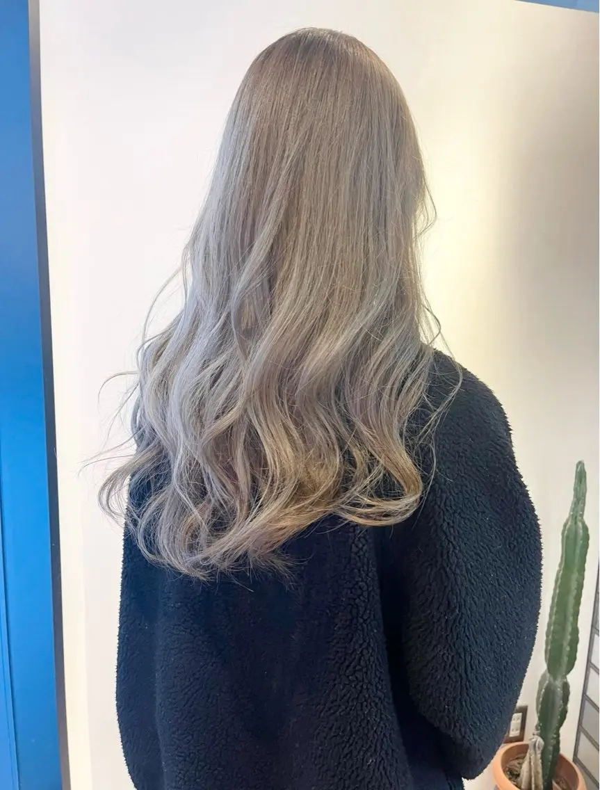 ロング EIGHTSOL博多 筑紫口店 溝口里穂のヘアスタイル