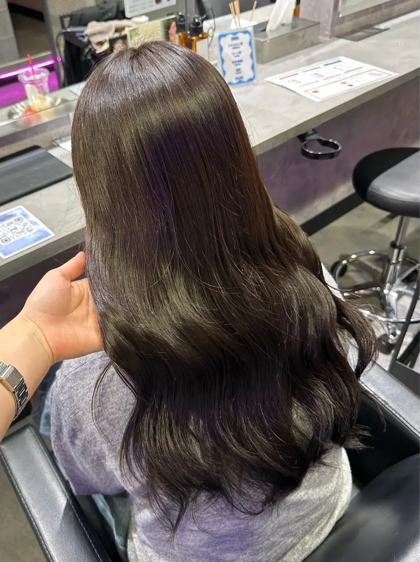 ロング ヘアカラー 楠奥 結衣のヘアスタイル