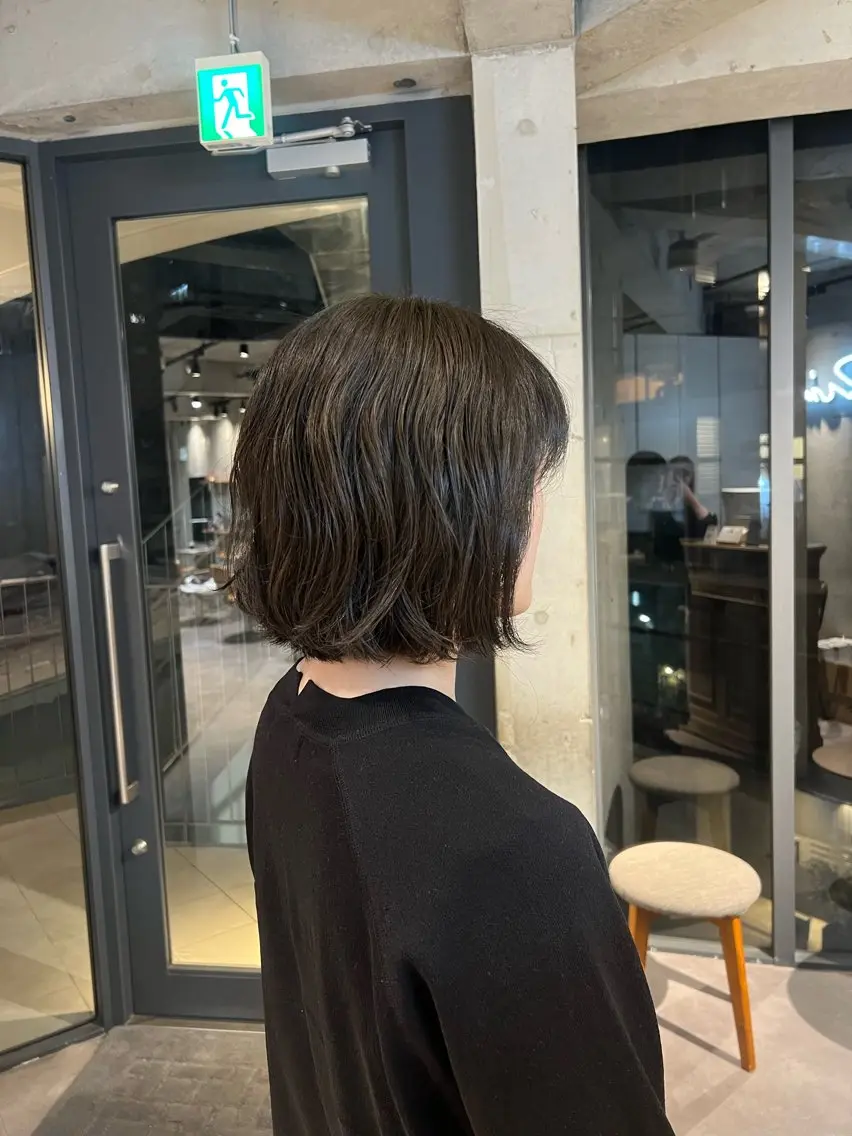 ショート カラー パーマ グレージュ オリーブグレージュ オリーブグレー yuri/中目黒 /レイヤー/ボブのヘアスタイル