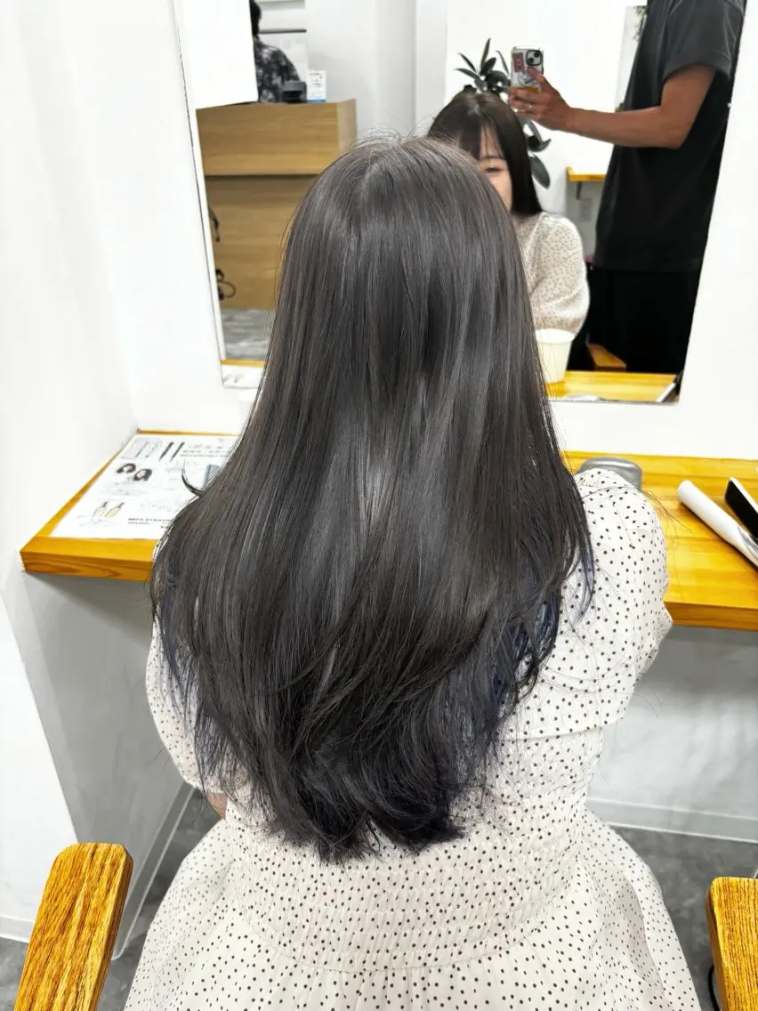 ロング カット ヘアカラー トリートメント Lino by hoNuaのヘアスタイル