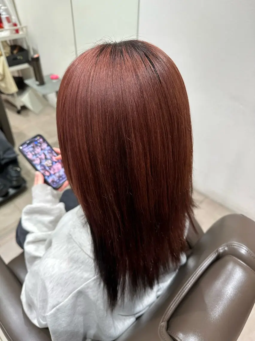 セミロング 酸性ストレート 近藤 李香のヘアスタイル