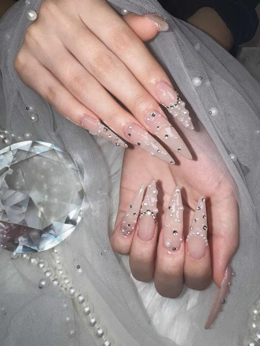 ネイル キラキラネイル ロングネイル スカルプネイル ワンホンネイル 冬ネイル ハンドネイル icy nail れいあのネイルデザイン