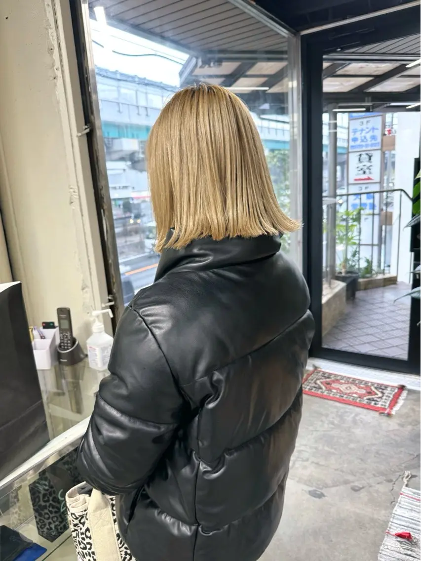 ミディアム カラー ヘアカラー 岩田 良/ブリーチカラーのヘアスタイル