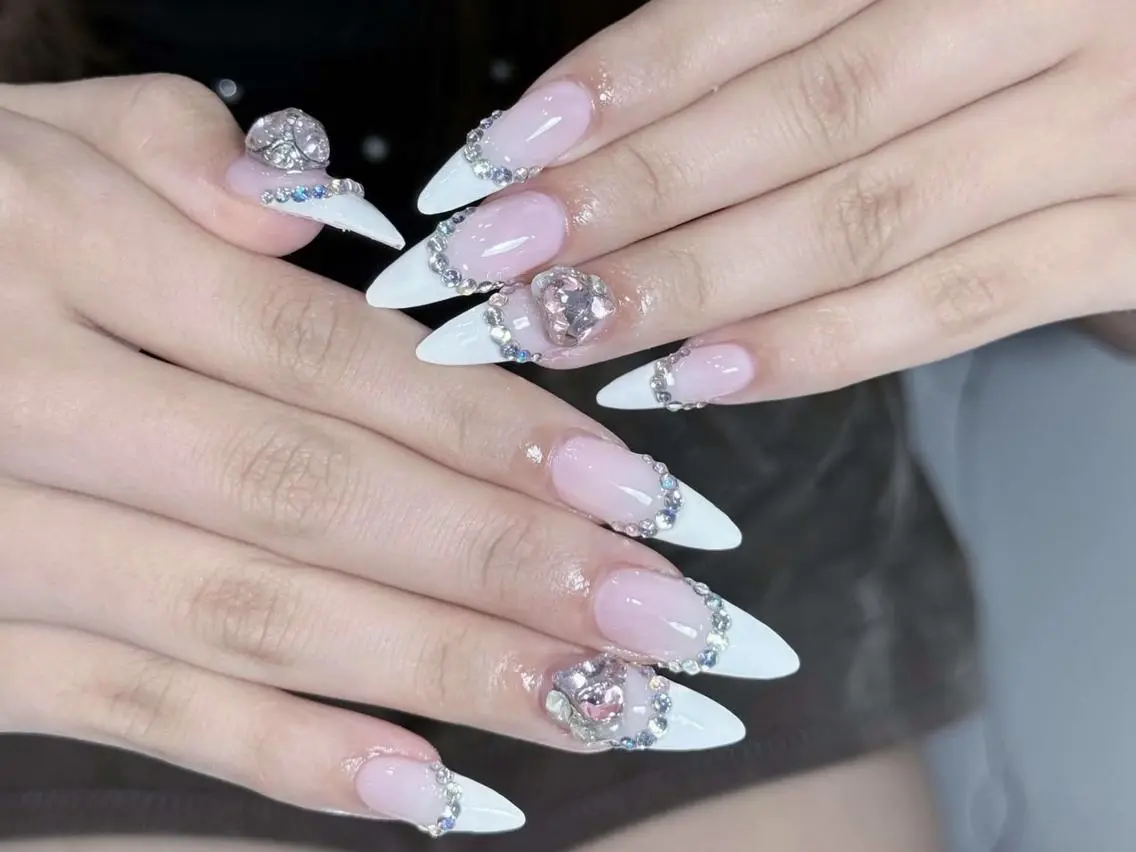 ネイル 長さ出し グラデーション 卒業式 キラキラネイル マグネットネイル アンアンBelle Nail 池袋のネイルデザイン
