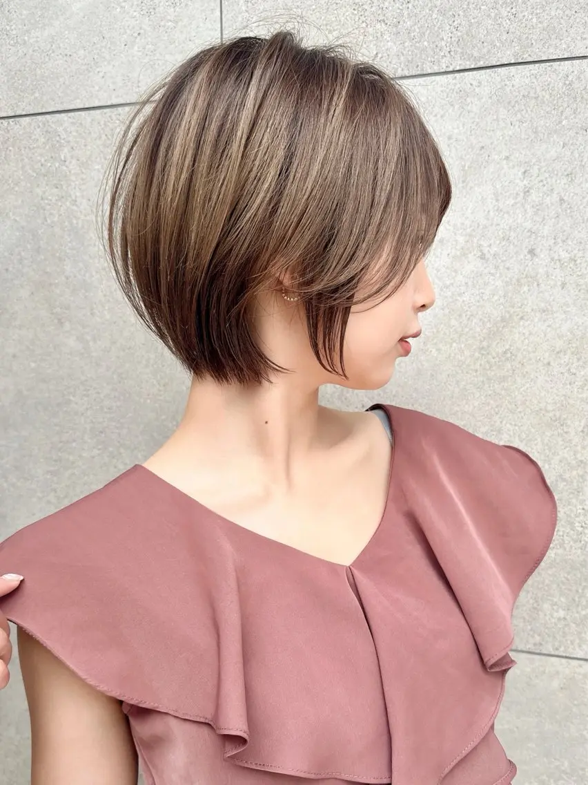 ショート カット 縮毛矯正✨🫧 レイヤー川村利幸のヘアスタイル
