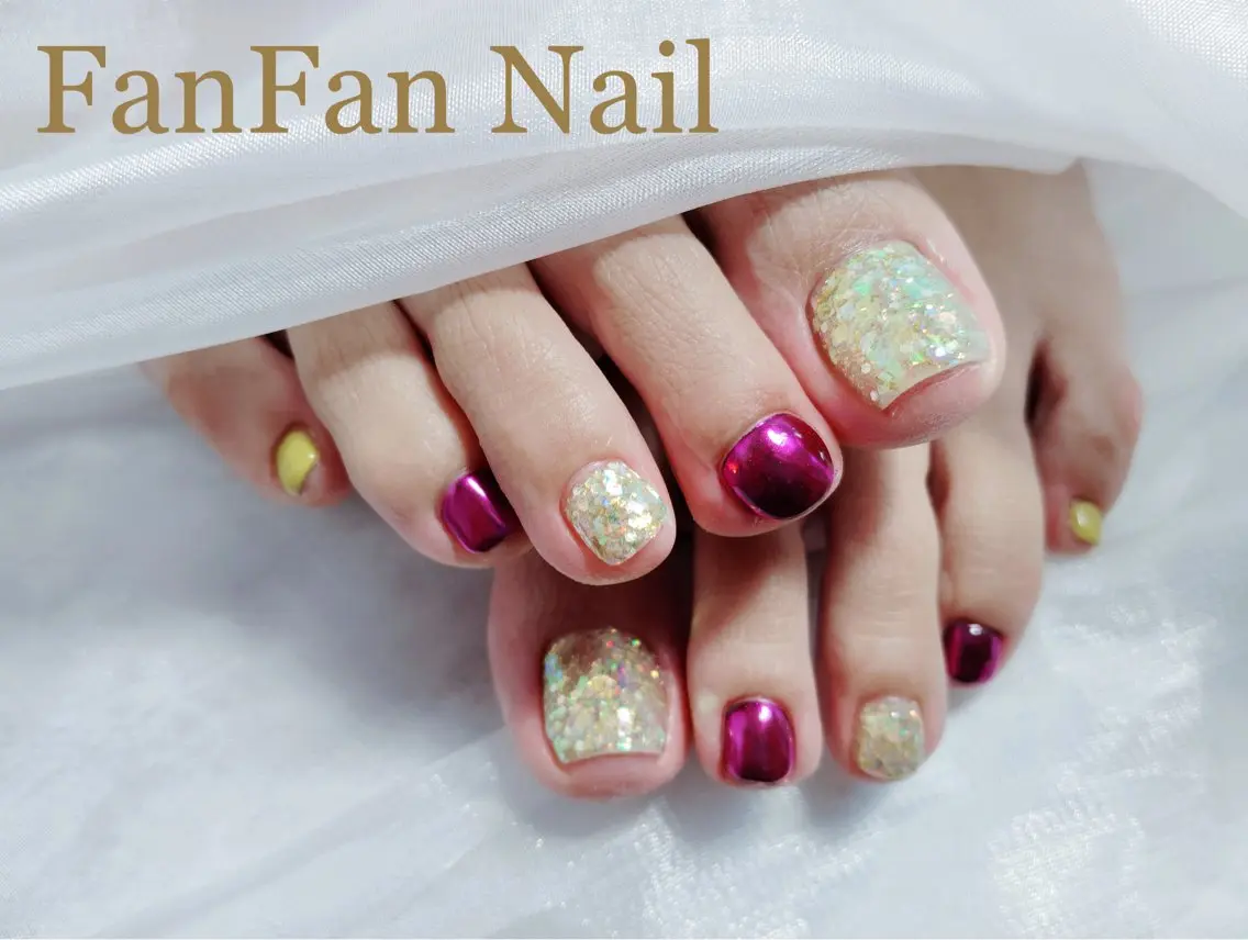 ネイル アートネイル オーロラネイル ガーリー キラキラネイル 韓国ネイル フットネイル Mio NailsalonUのネイルデザイン