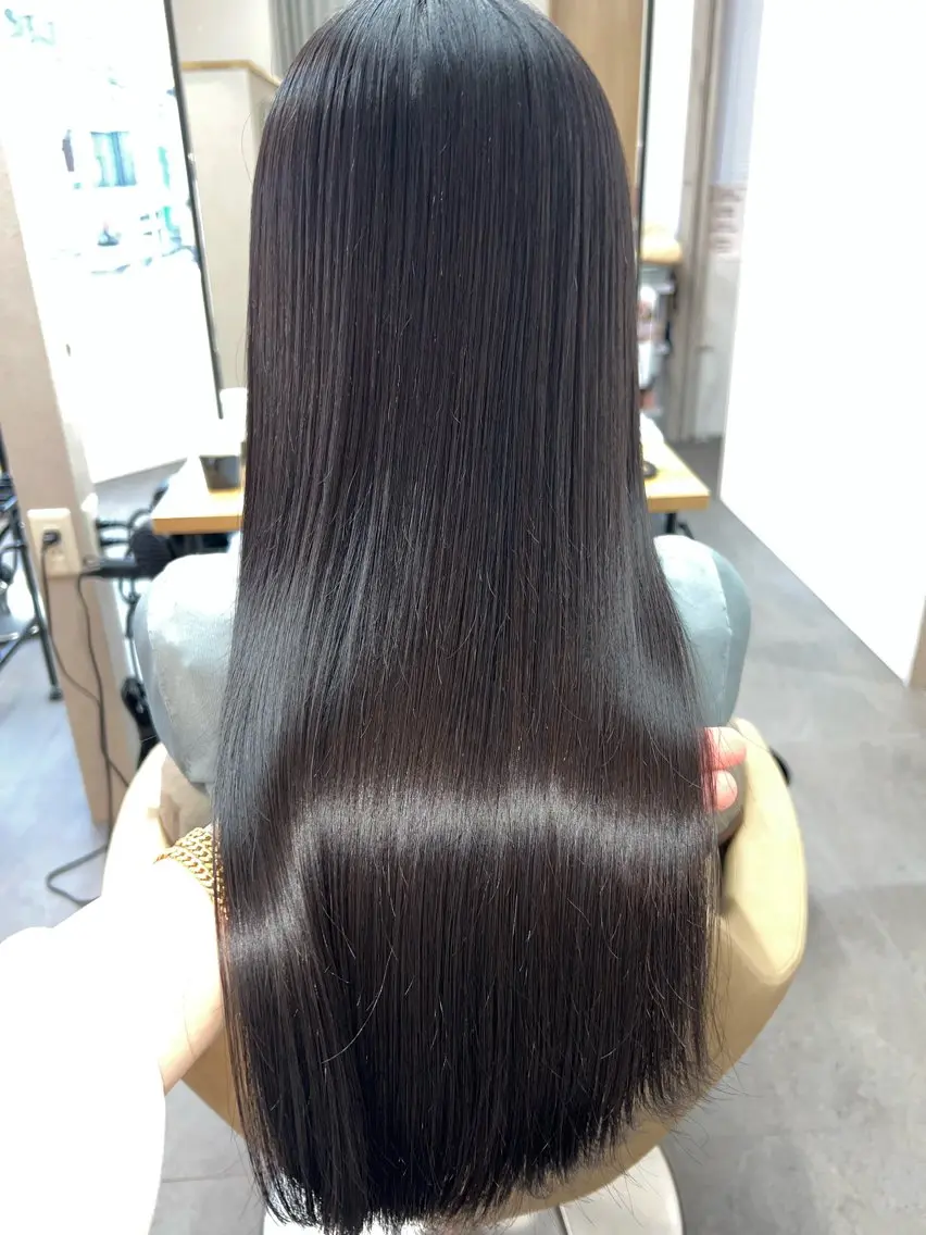 カット+リタッチカラー+ダメージレスケア&補修ケアトリートメントの写真