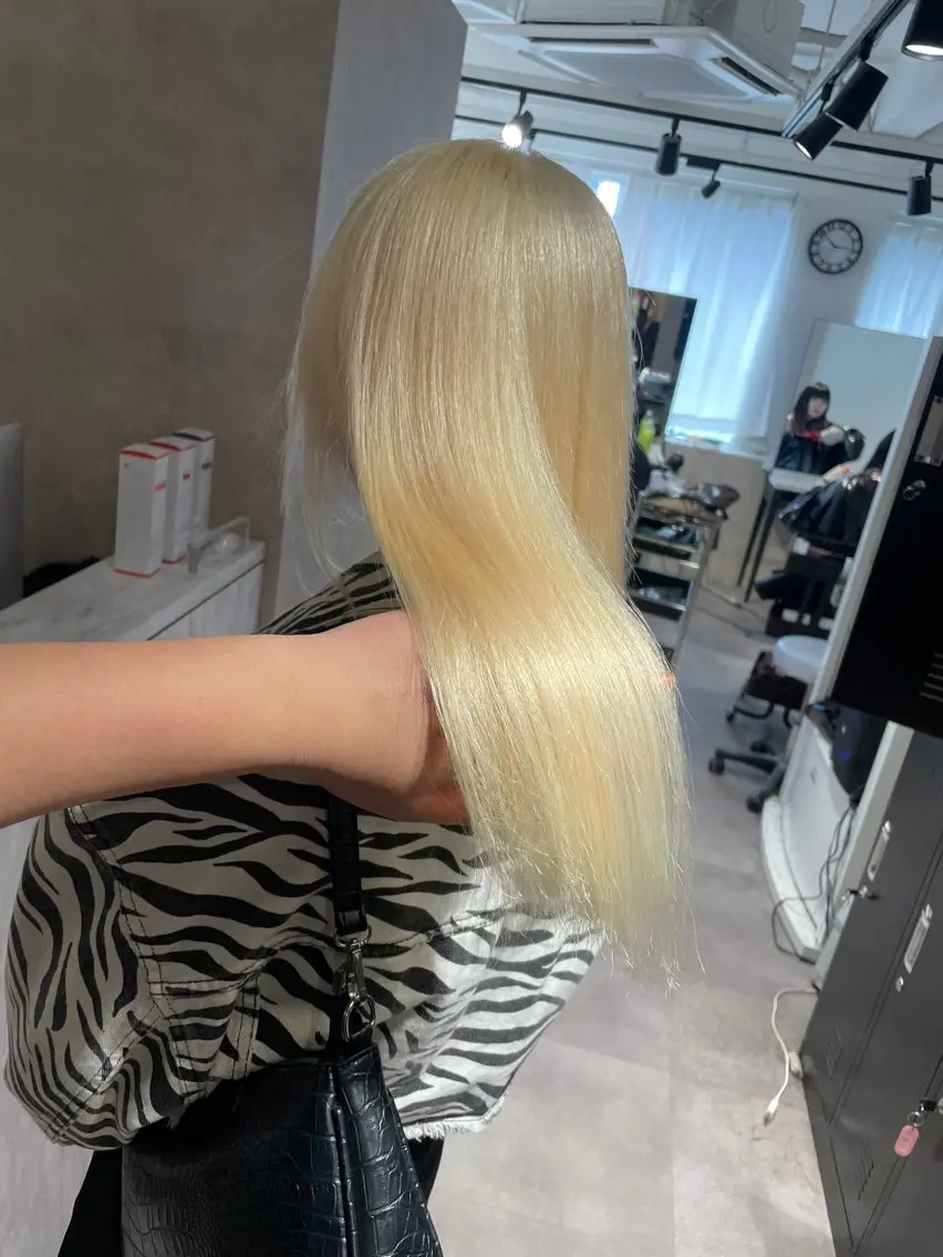 ロング カラー ブリーチ ヘアカラー 🇰🇷ハイトーン× 韓国レイヤー레이어드のヘアスタイル