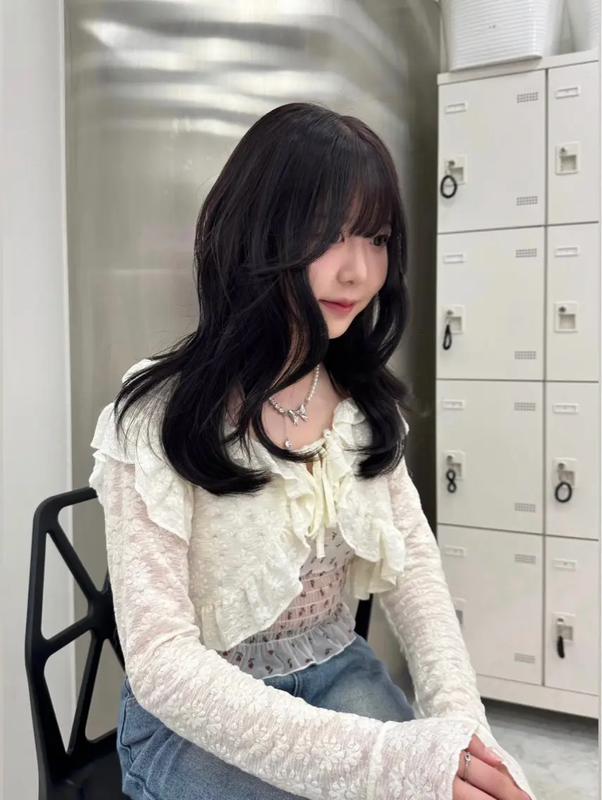 ロング カラー 抜け感レイヤー︴ ニュアンスカラーのヘアスタイル