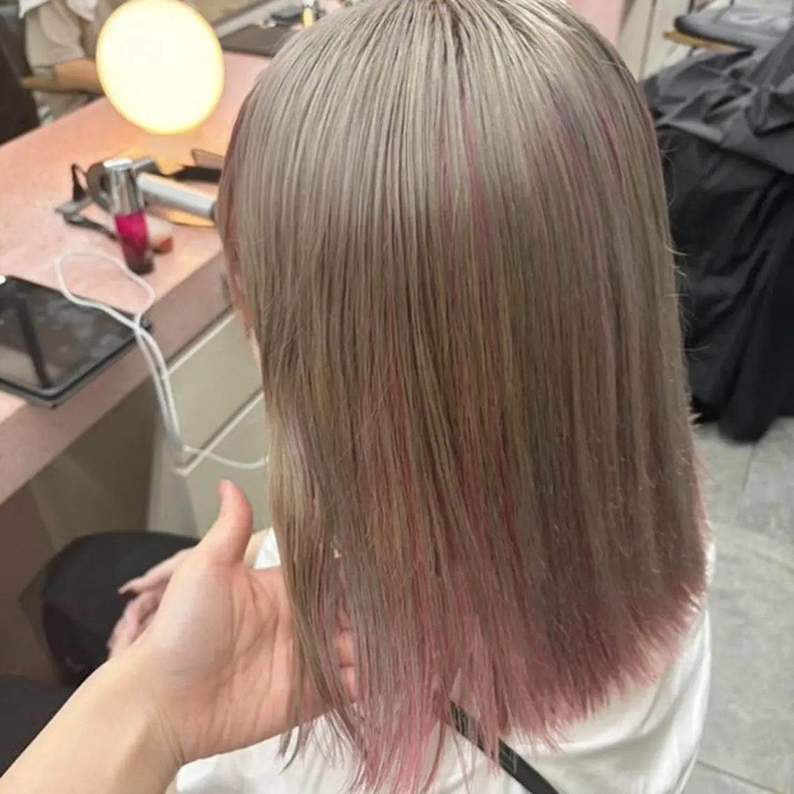 ミディアム カット ヘアカラー トリートメント 鈴木瑛里／ブロンド ベージュ／男女のヘアスタイル