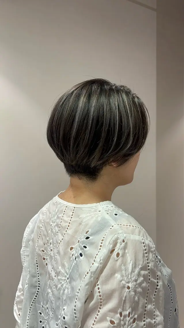 ショート カラー ハイライトカラー ハイライト ヘアカラー 🐼 こゆきのヘアスタイル