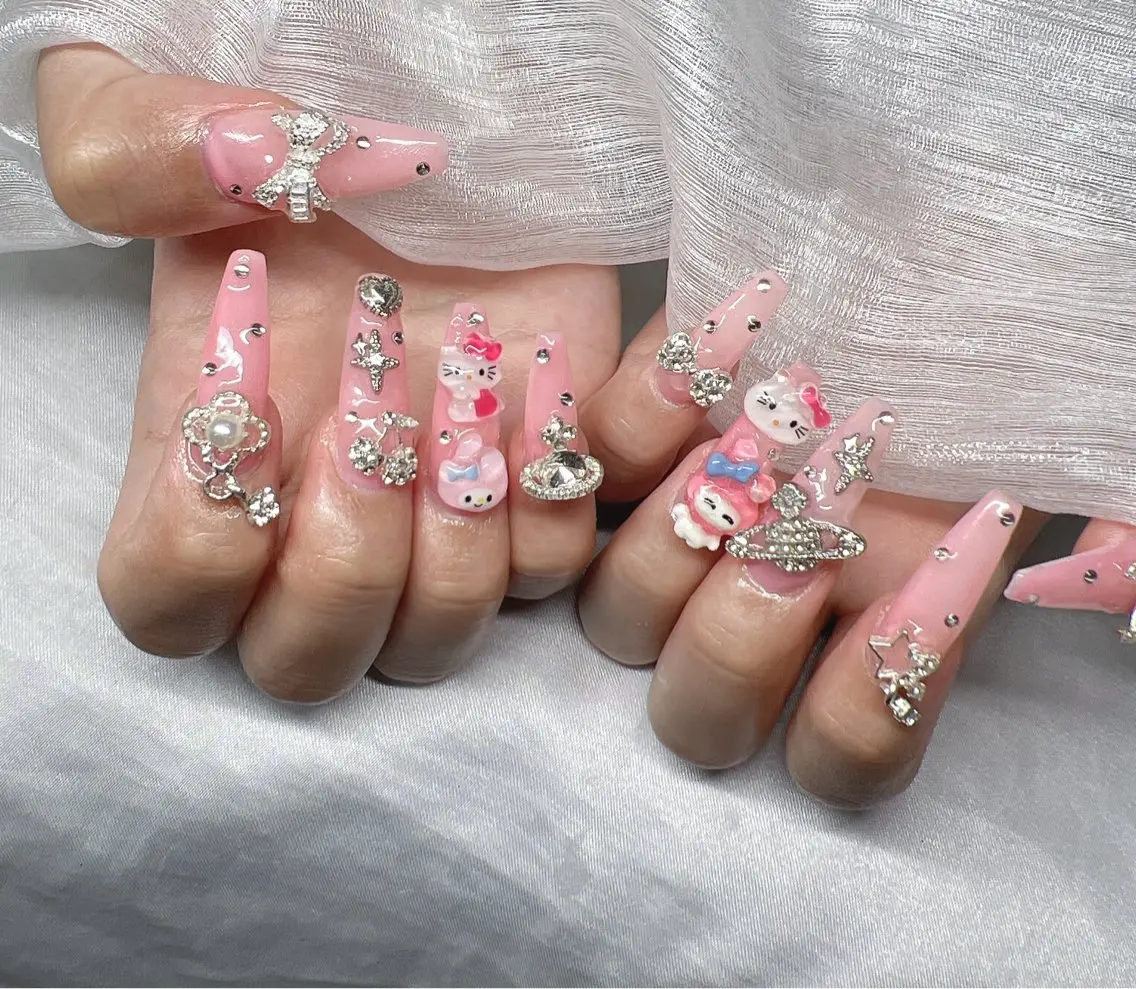 ネイル 長さ出し グラデーション 卒業式 キラキラネイル マグネットネイル ハンドネイル Lee Nailsのネイルデザイン