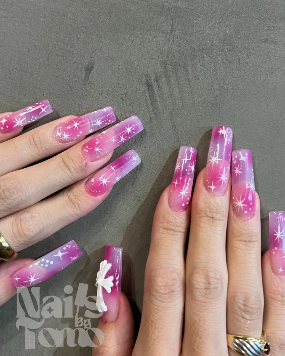 ネイル Tomo 🦋💜のネイルデザイン