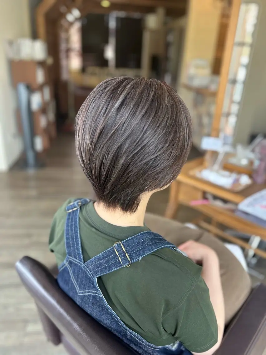 ショート カラー ショートヘア カット ヘアカラー トリートメント 井上 花音のヘアスタイル