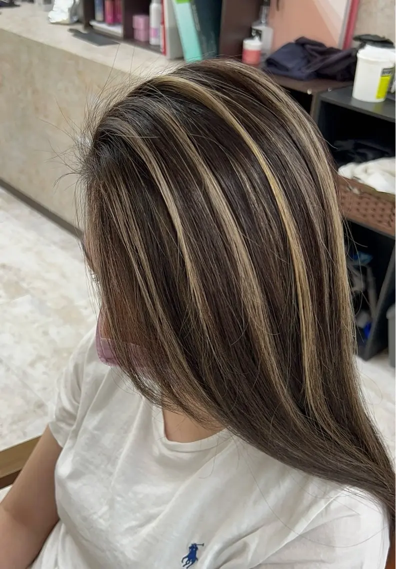 ロング カラー ハイライトカラー ハイライト ヘアカラー 永瀬 陽菜のヘアスタイル