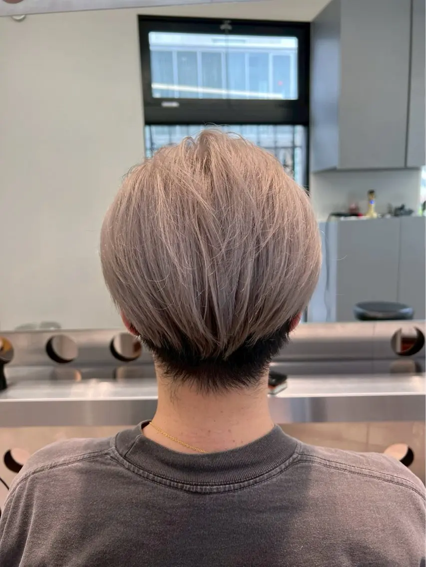 カラー ブリーチ ハイトーンカラー ヘアカラー 北村 岳久翔のヘアスタイル