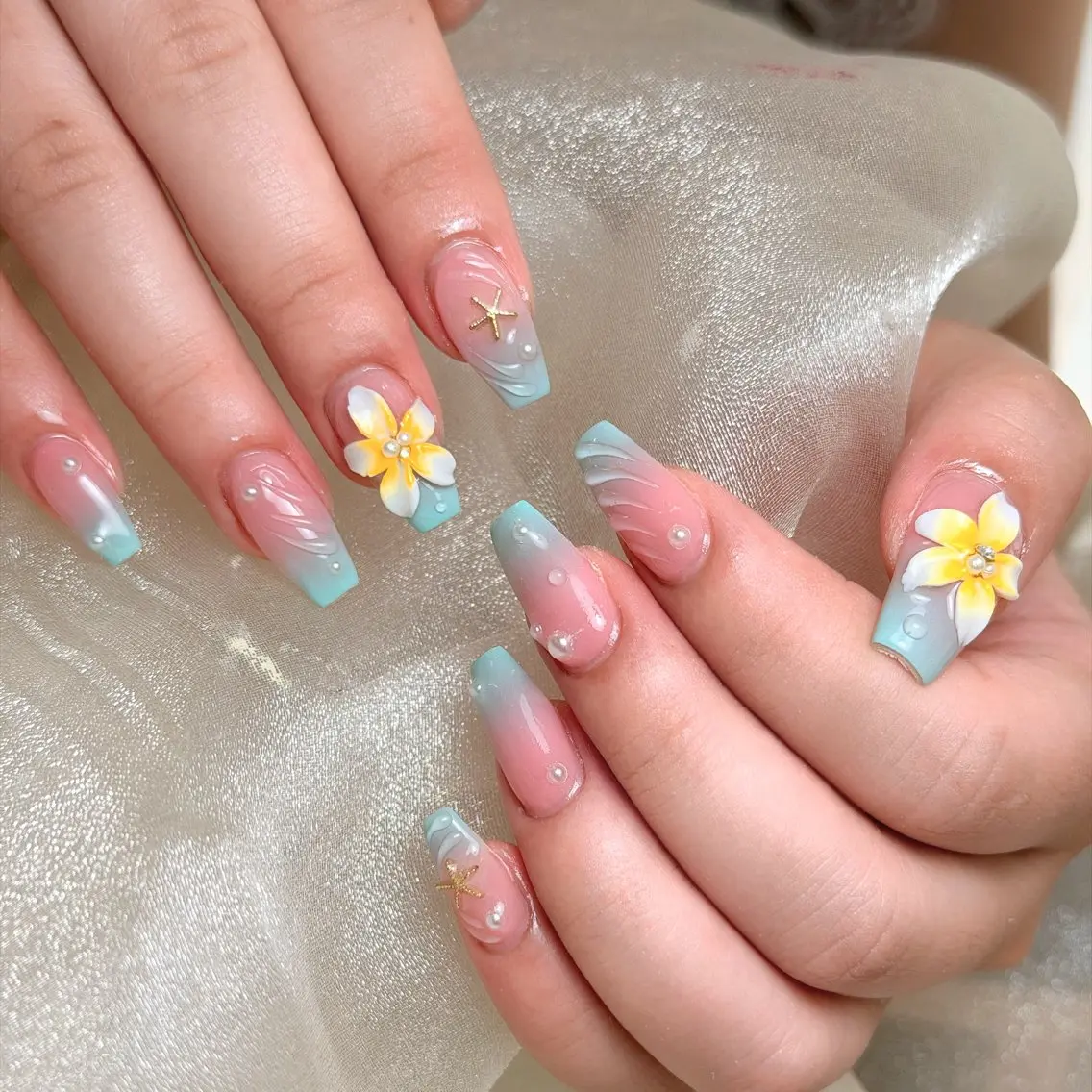 ネイル フラワーネイル ハンドネイル ハンドケア ネイル👑クイーンズ NailQueensのネイルデザイン