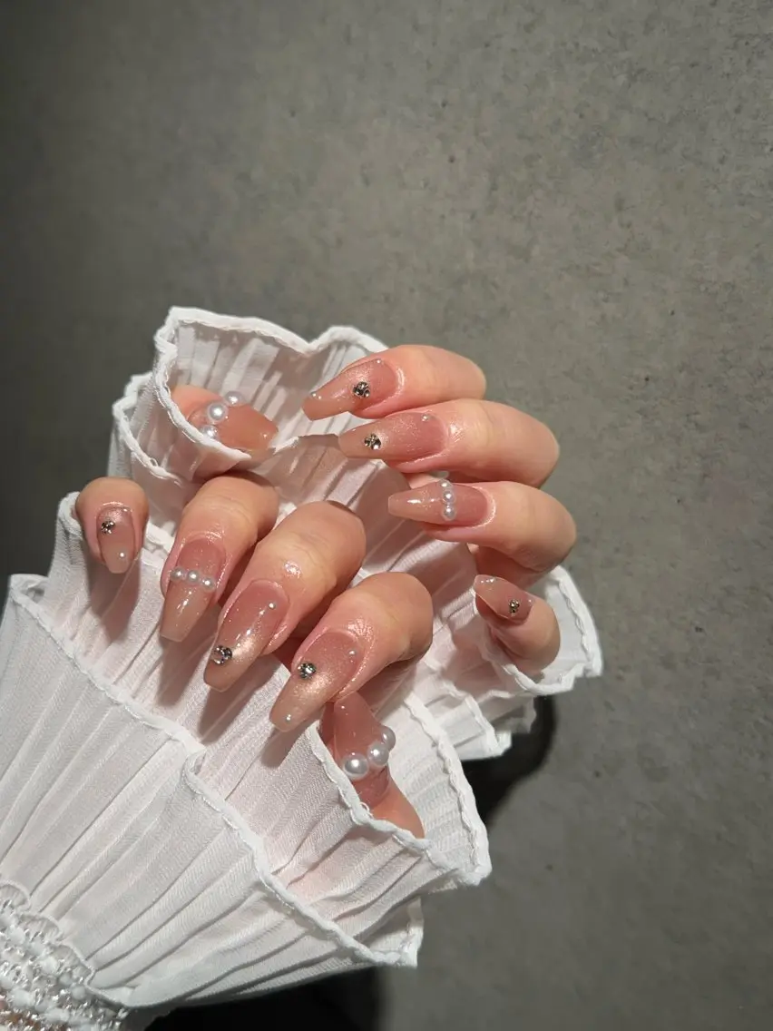 ネイル I-nailロング /ワンホン/キラキラのネイルデザイン