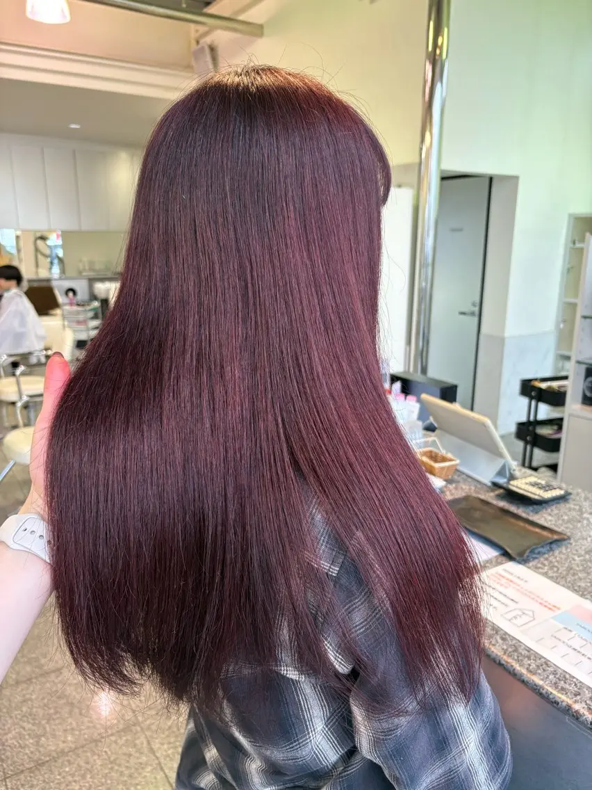 ロング カラー ブリーチ ボルドーカラー ブリーチなしカラー ハイトーン/ブリーチ 🤍足立里湖のヘアスタイル