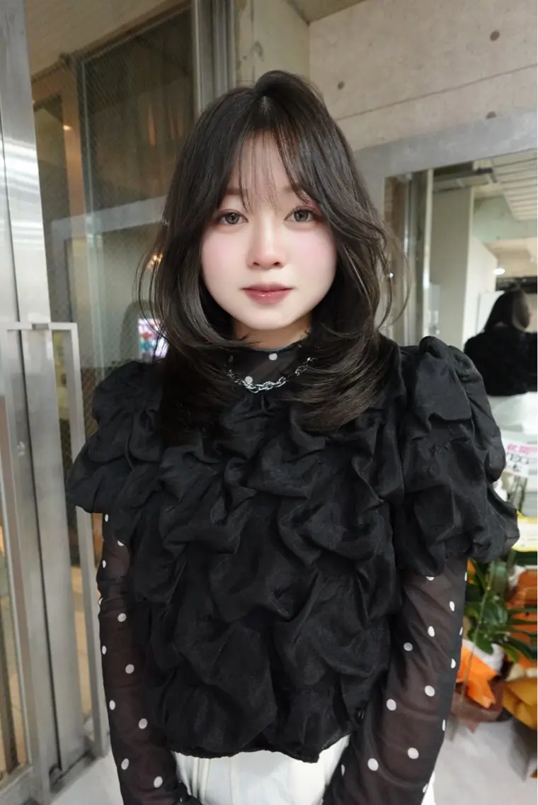 セミロング 顔まわりレイヤー 顔周りカット レイヤーカット 似合わせカット カット ヘアカラー トリートメント 福岡天神/さや 当日予約空きありのヘアスタイル