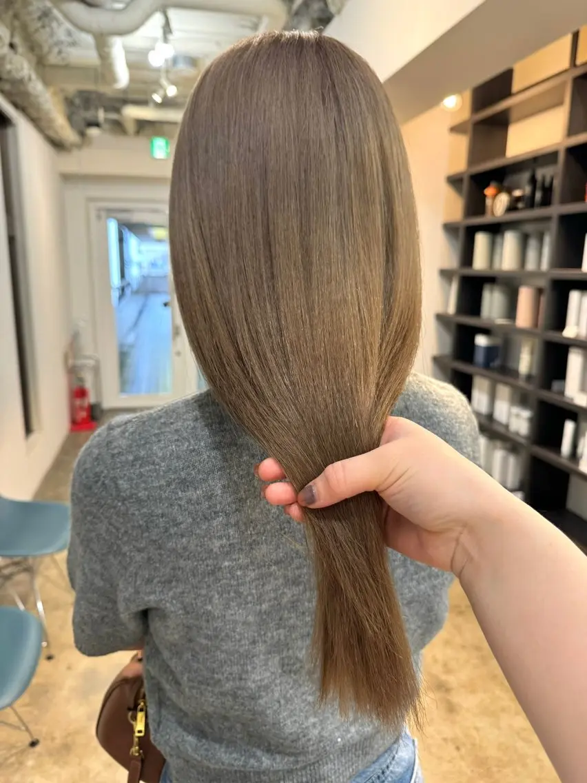 ロング カラー ヘアアレンジ ブリーチ 髪質改善 🪽似合わせカラー RENA.🪽🩶のヘアスタイル