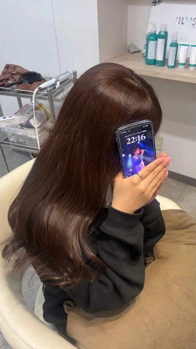 ロング チョコレートブラウン 六本木🫧マツエク 望月彩音のヘアスタイル