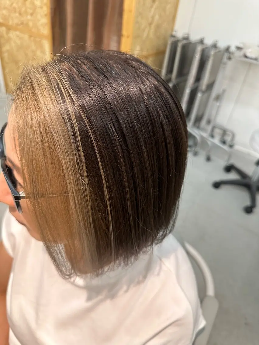 ショート カラー ミストバング ベージュカラー  フェイスフレーミング 松本 莉央のヘアスタイル