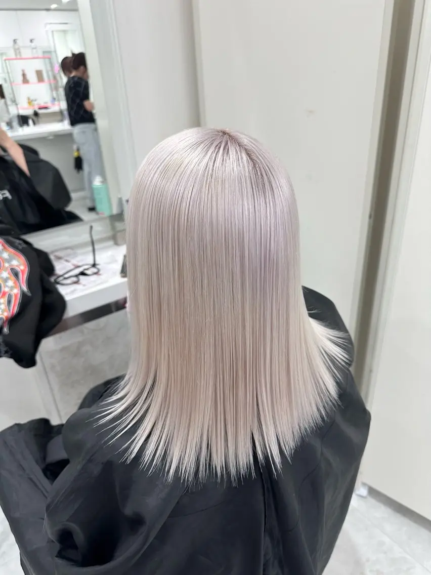 セミロング ヘアカラー ヘアセット 韓国ガーリー🤍ハイ トーン🤍Ayanaのヘアスタイル