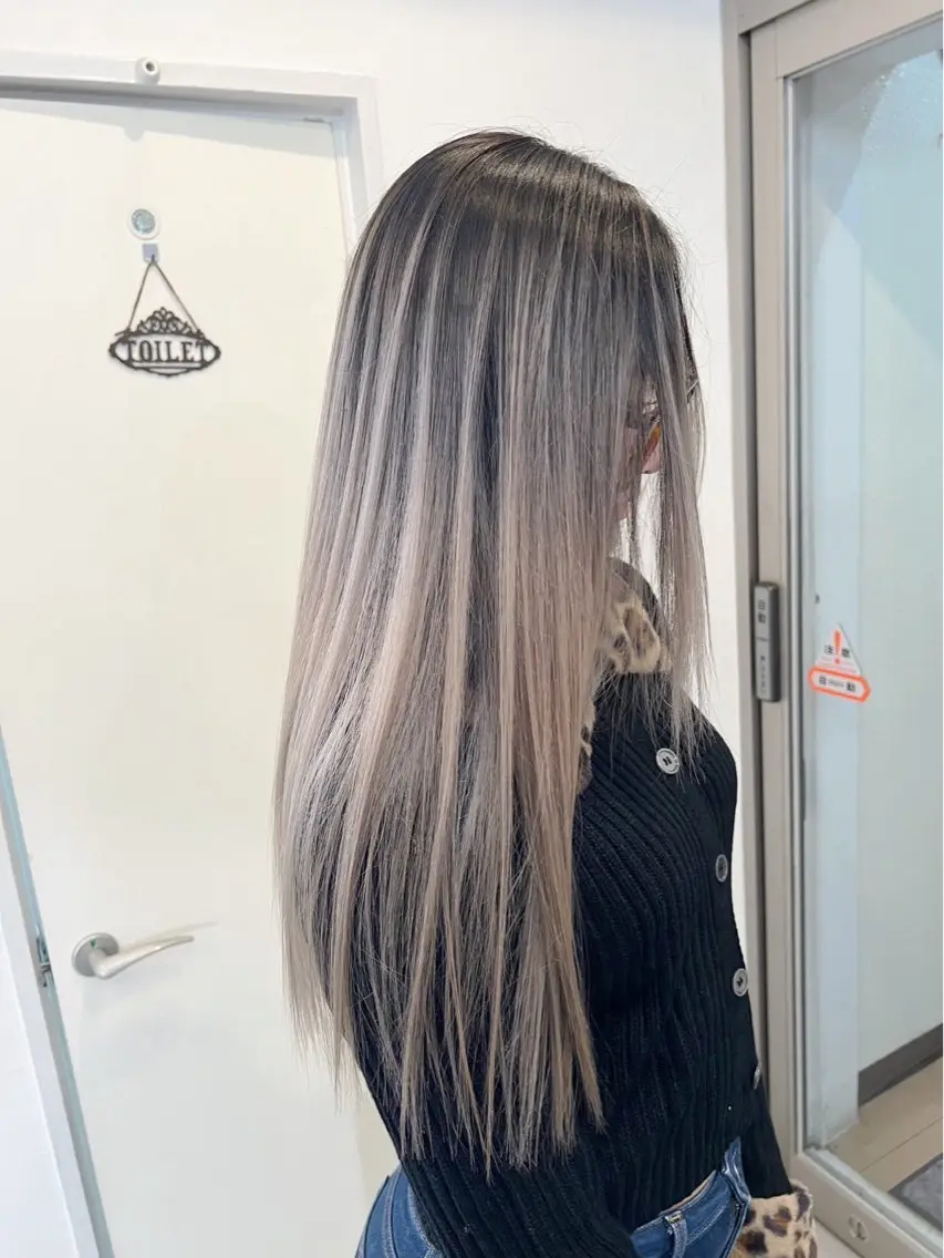 ロング カラー バレイヤージュ グレージュ レイヤーカット 指名数No.1 /NAOYAのヘアスタイル