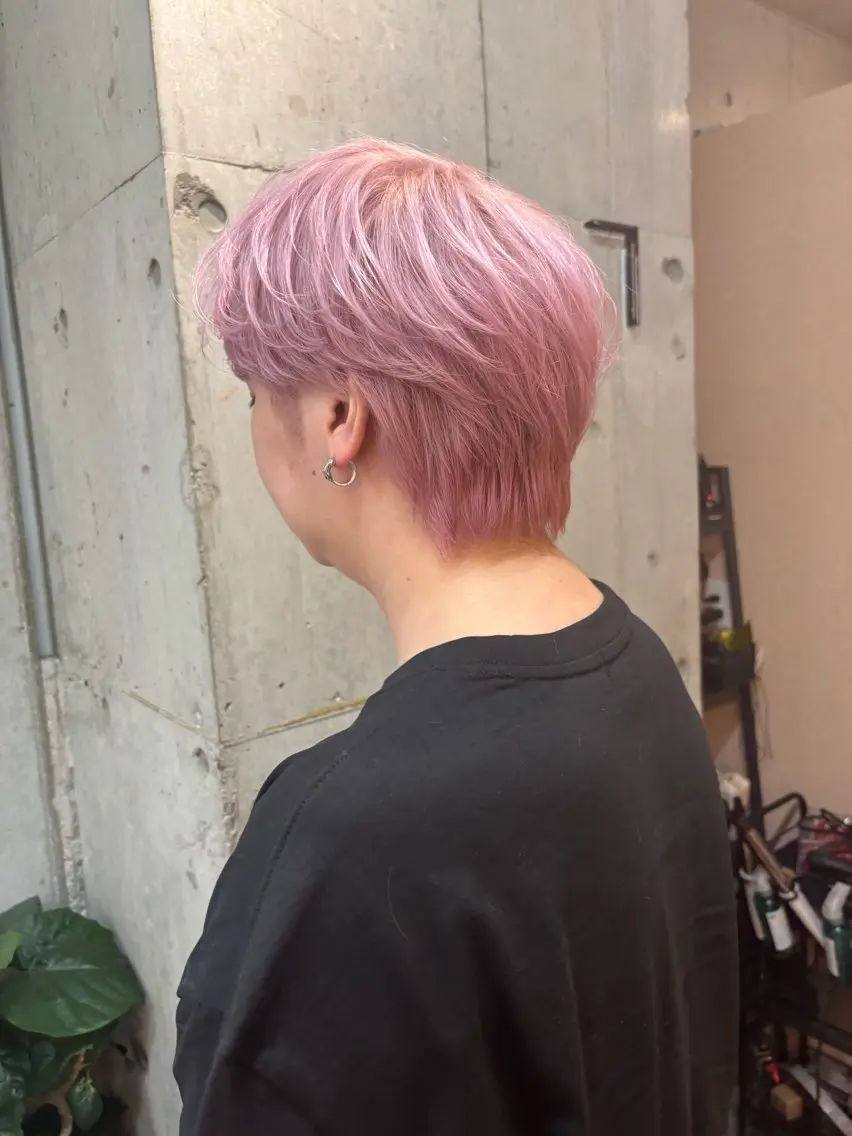 ショート カラー メンズ メンズウルフカット ピンクカラー ホワイトピンク ウルフカット SHOTO ハイトー ン/ブロンドカラーのヘアスタイル