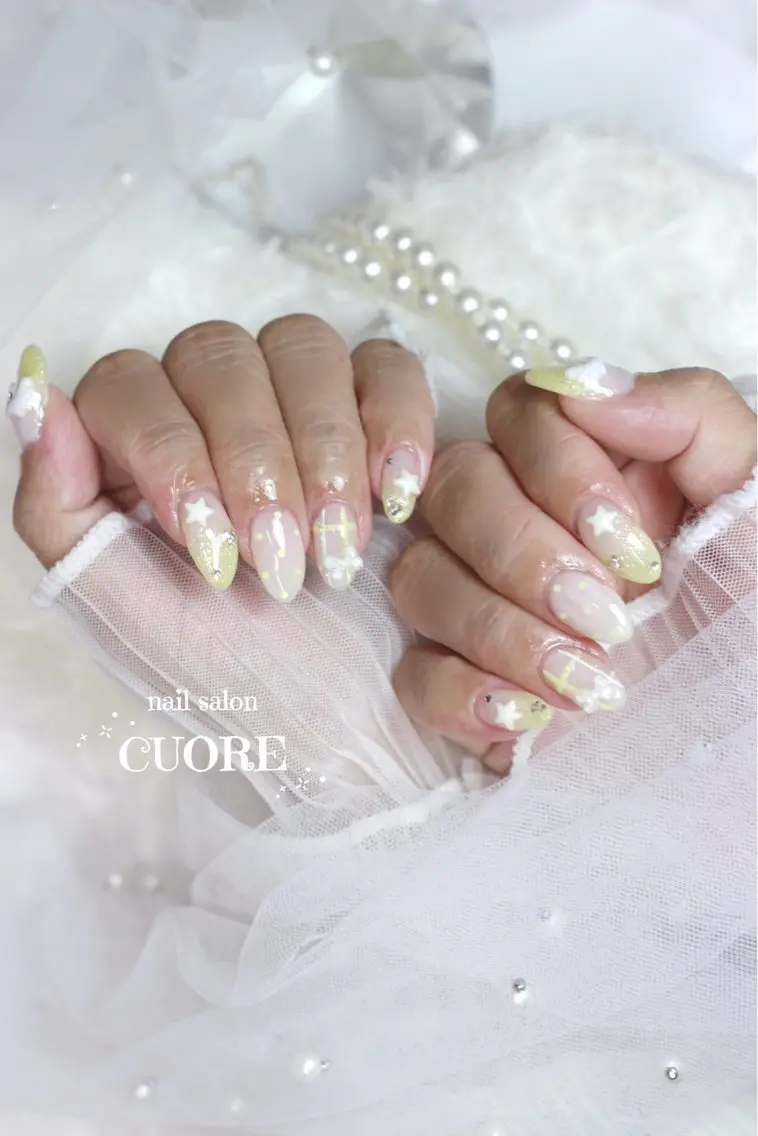 ネイル ドット グラデーション ラメ(グリッター) ラメグラデーション 黄色 ハンドネイル nail salon CUOREのネイルデザイン
