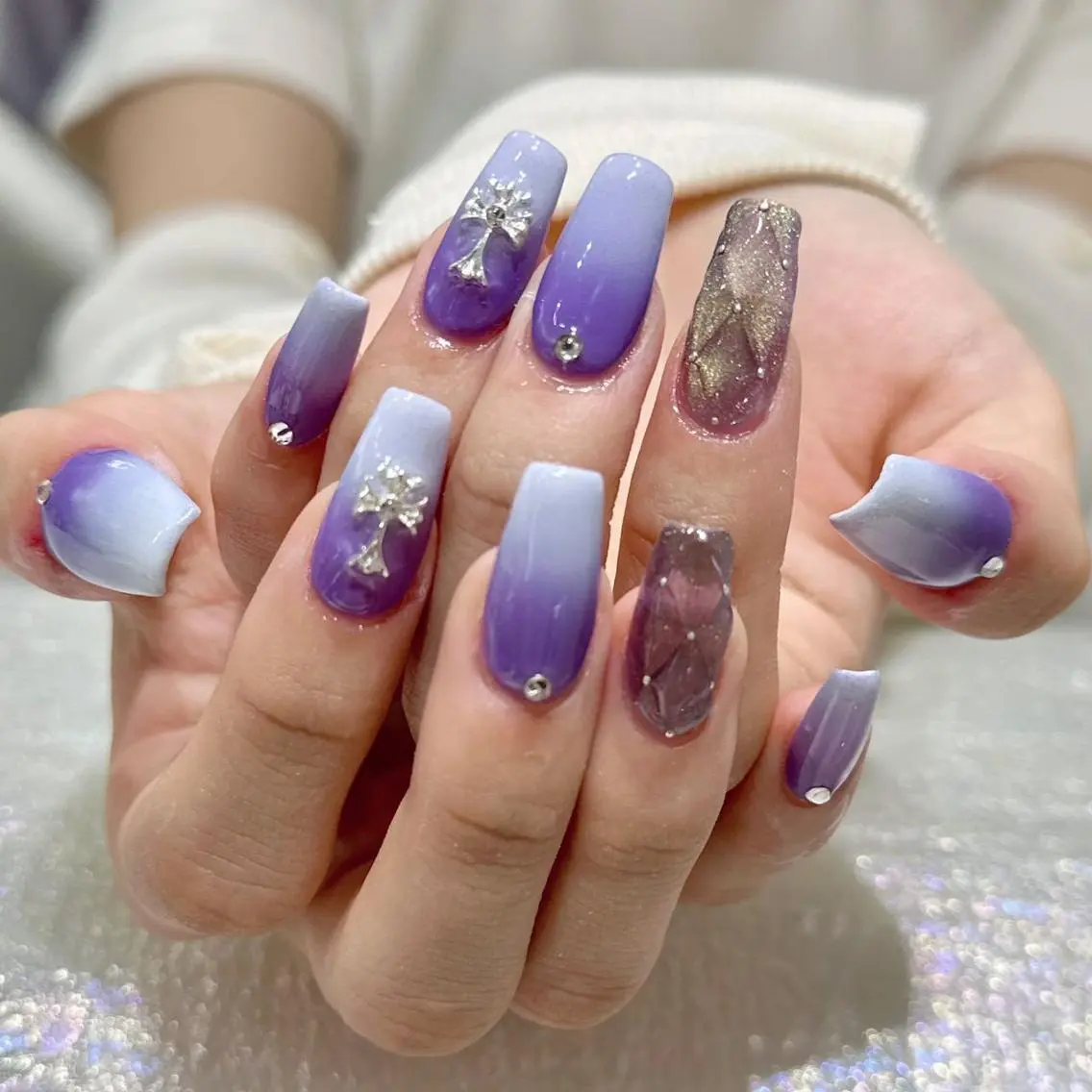 ネイル アートネイル 長さ出し ネイルチップ Queen‘s なんのネイルデザイン