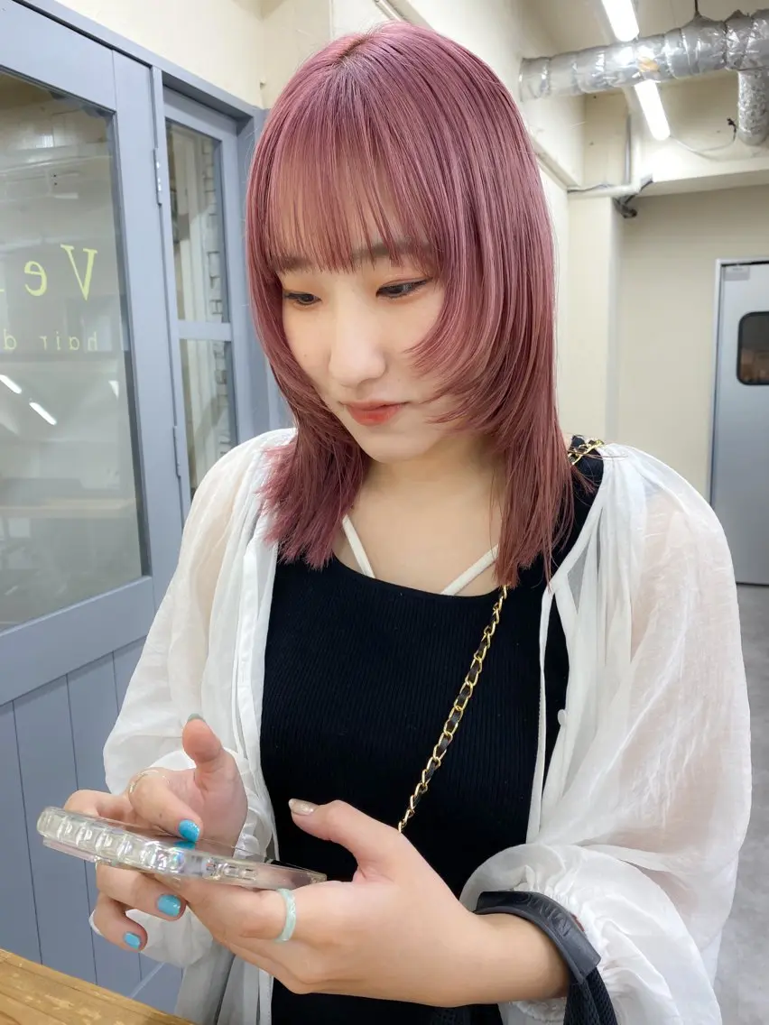 セミロング カラー ブリーチ ピンクカラー レイヤー暖色カラー 池袋Yamamotoのヘアスタイル
