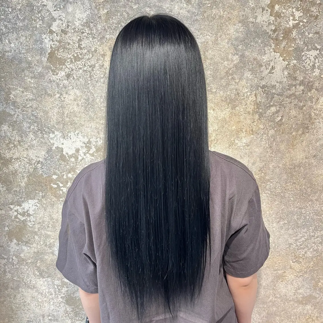 ロング カラー 黒髪 ブリーチ ブルーカラー ブルーブラック ケアブリーチ ヘアカラー トリートメント 編み込みエクステ/ ハイトーン りょすけのヘアスタイル