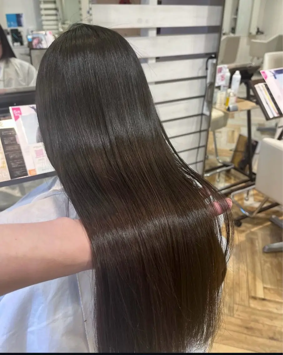ロング 米田 有里のヘアスタイル