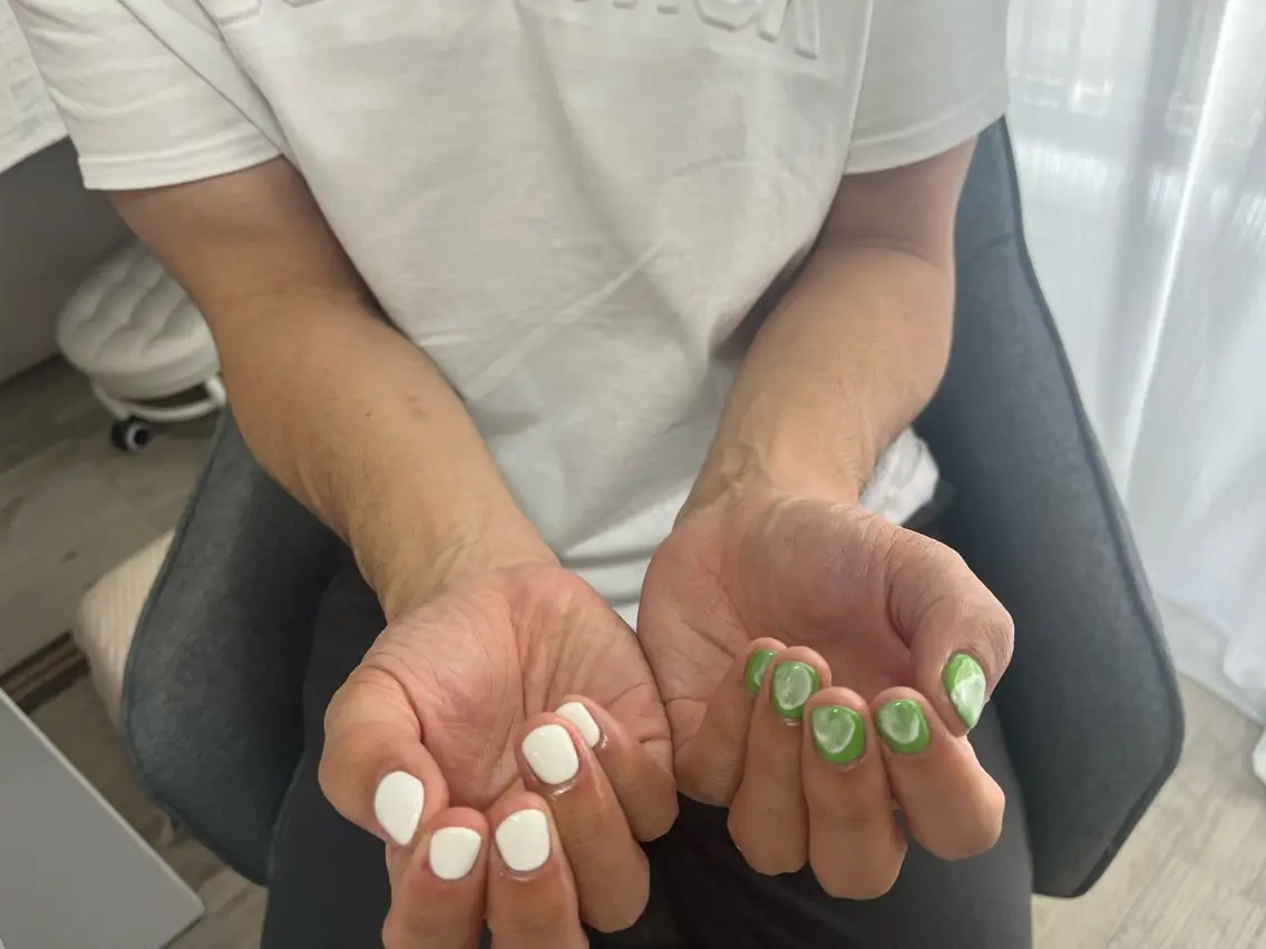 ネイル オーロラネイル フットネイル フレンチネイル ジェルネイル 韓国ネイル kiki nail たまプラーザのネイルデザイン