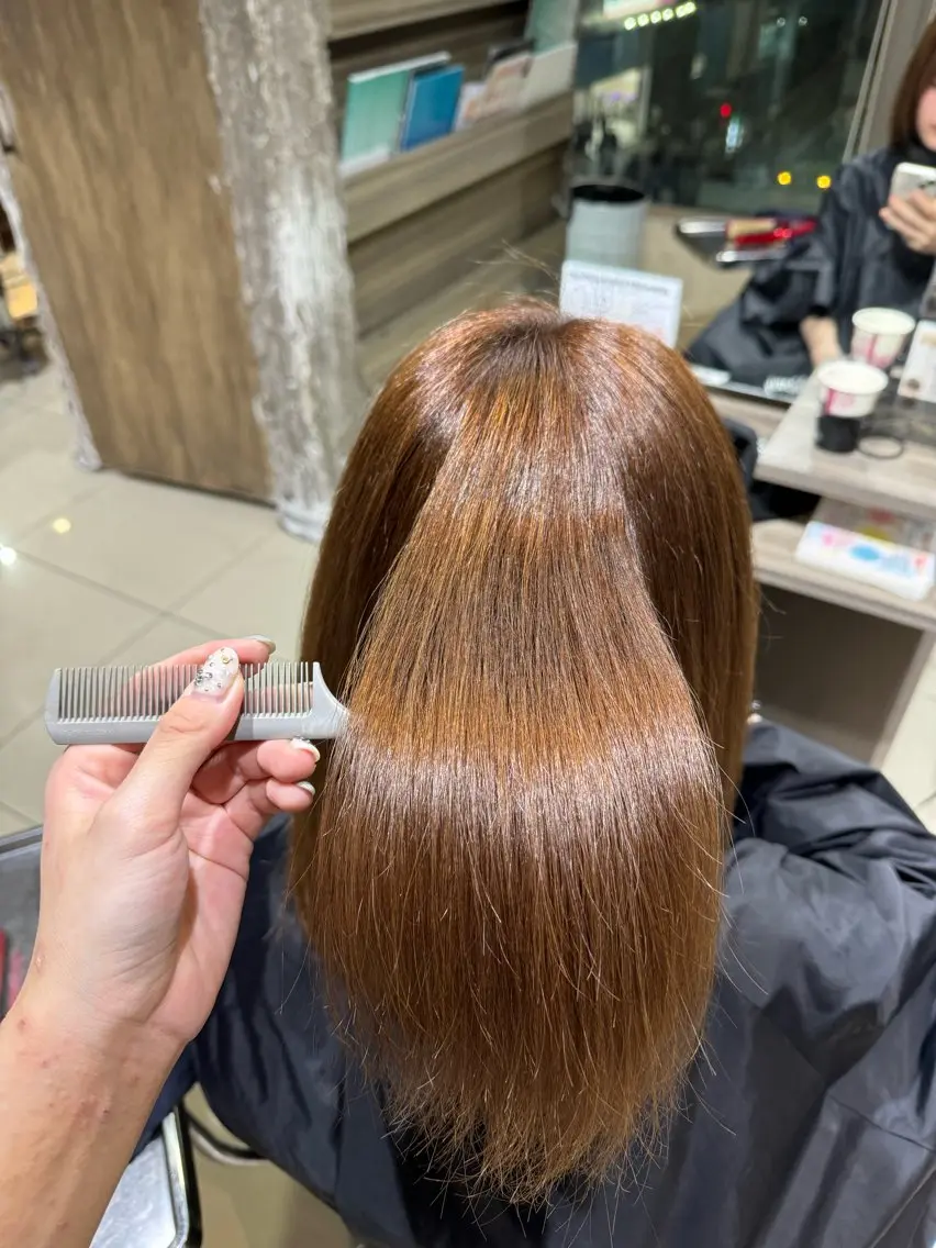 ミディアム ヘアカラー トリートメント 透明感カラー& メンズアイブロウ専門のヘアスタイル