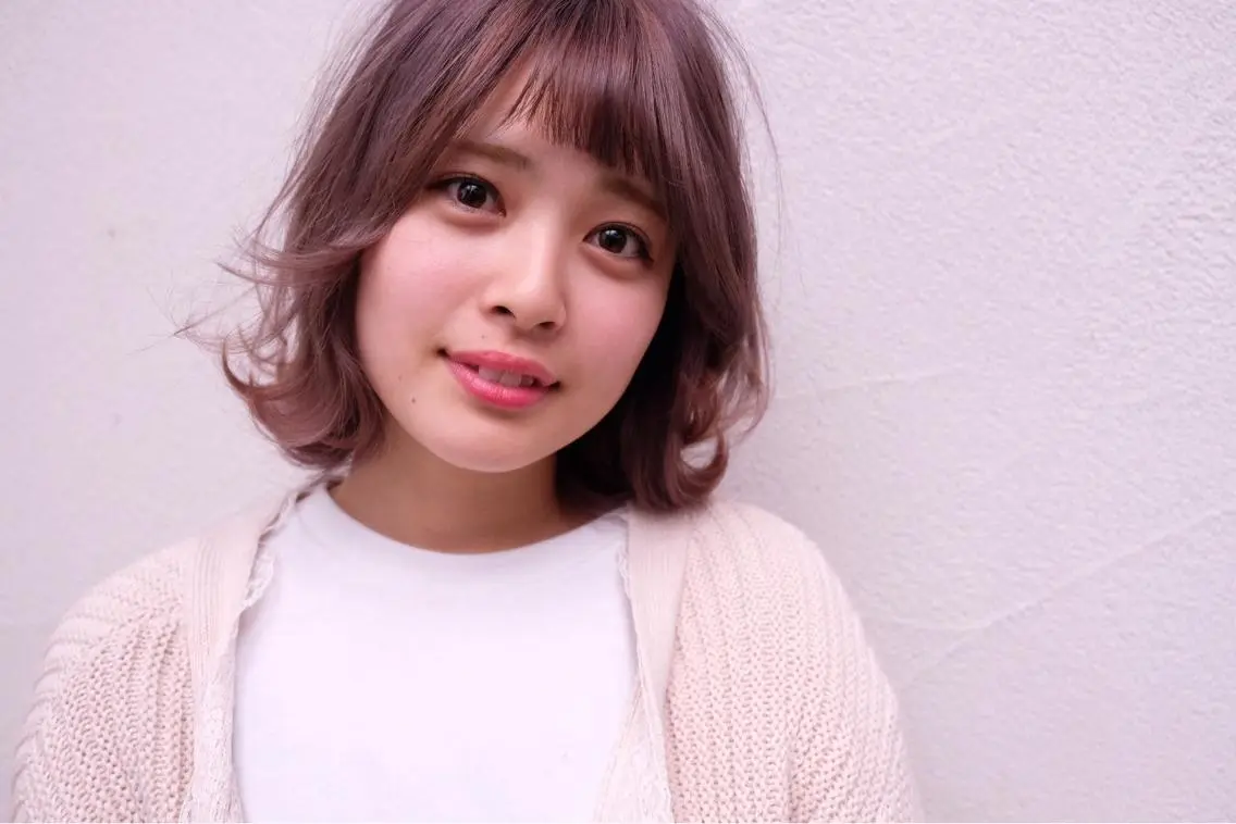 ミディアム 小林 秀のヘアスタイル