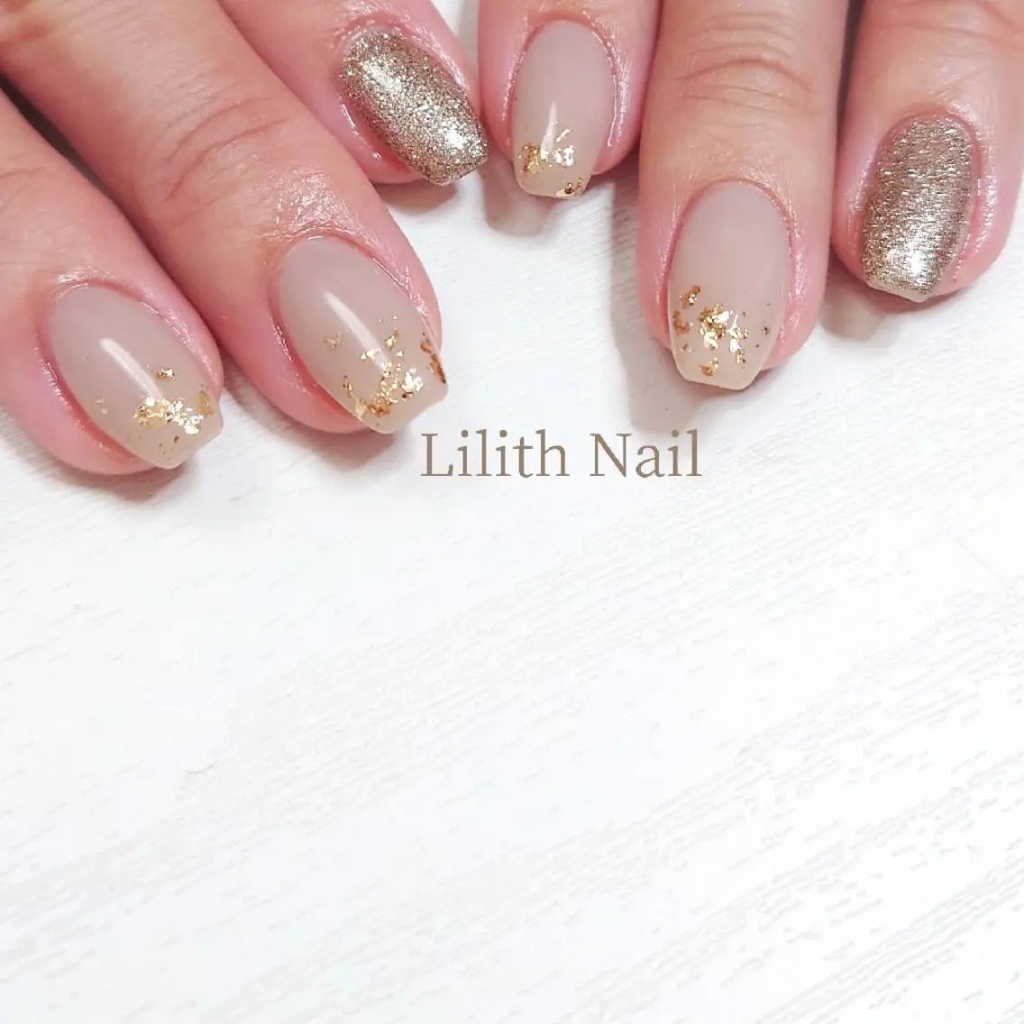 ネイル キラキラネイル ラメ(グリッター) オフィスネイル シンプルネイル スクエアネイル ハンドネイル Lilith Nailのネイルデザイン