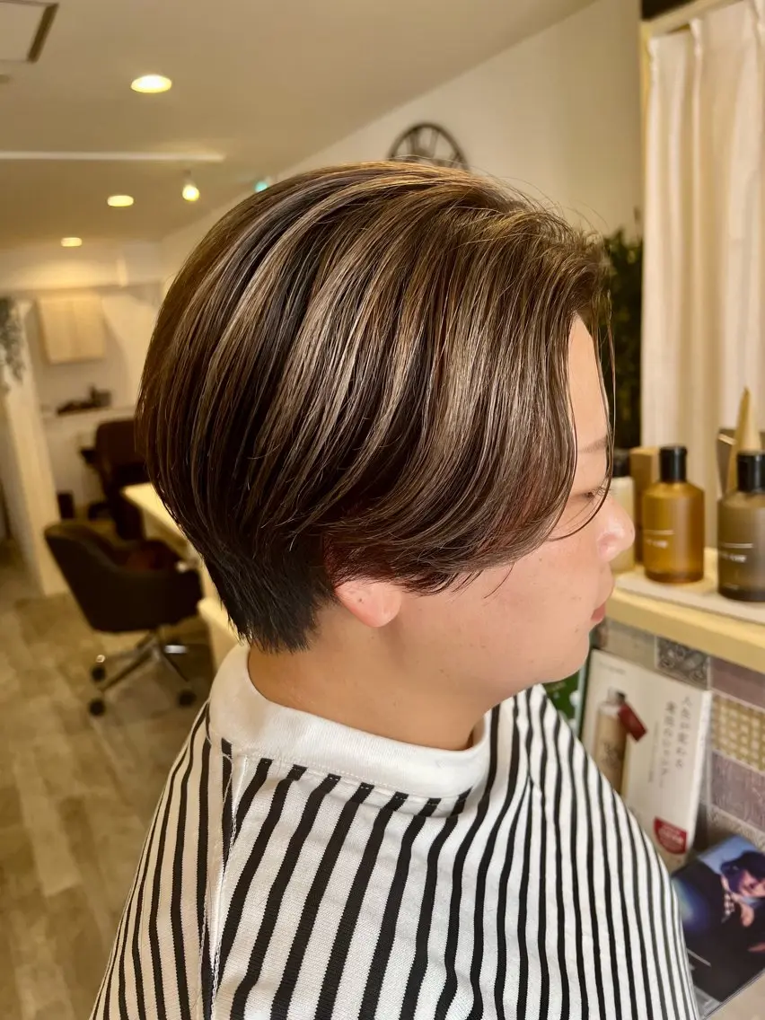 ショート カラー Forte 山根 英明のヘアスタイル