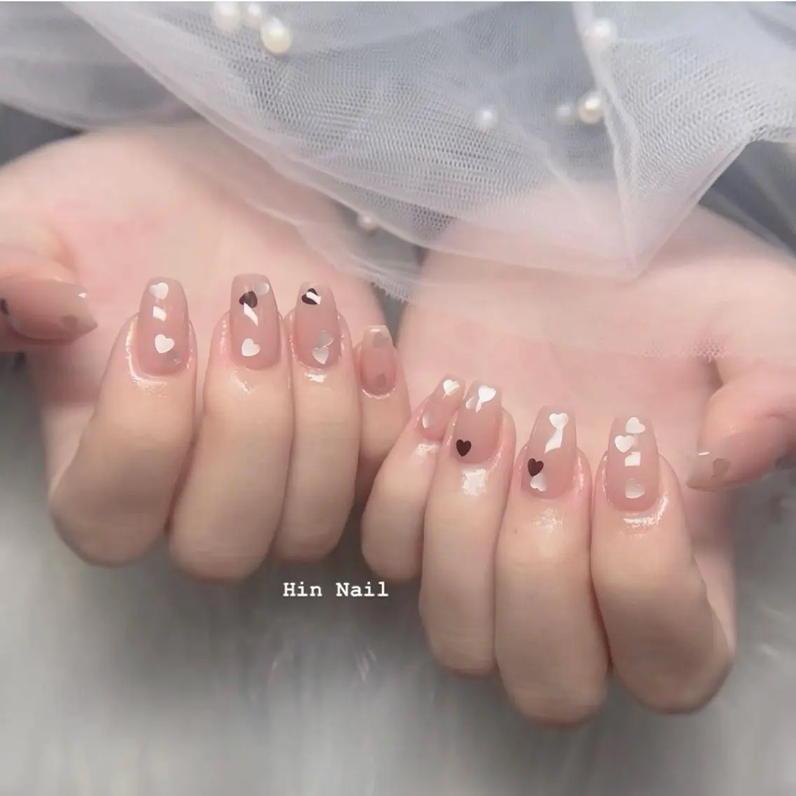 ネイル アニマル柄 ボルドー ブラウン チークネイル ドット ハンドネイル HIN NAILのネイルデザイン
