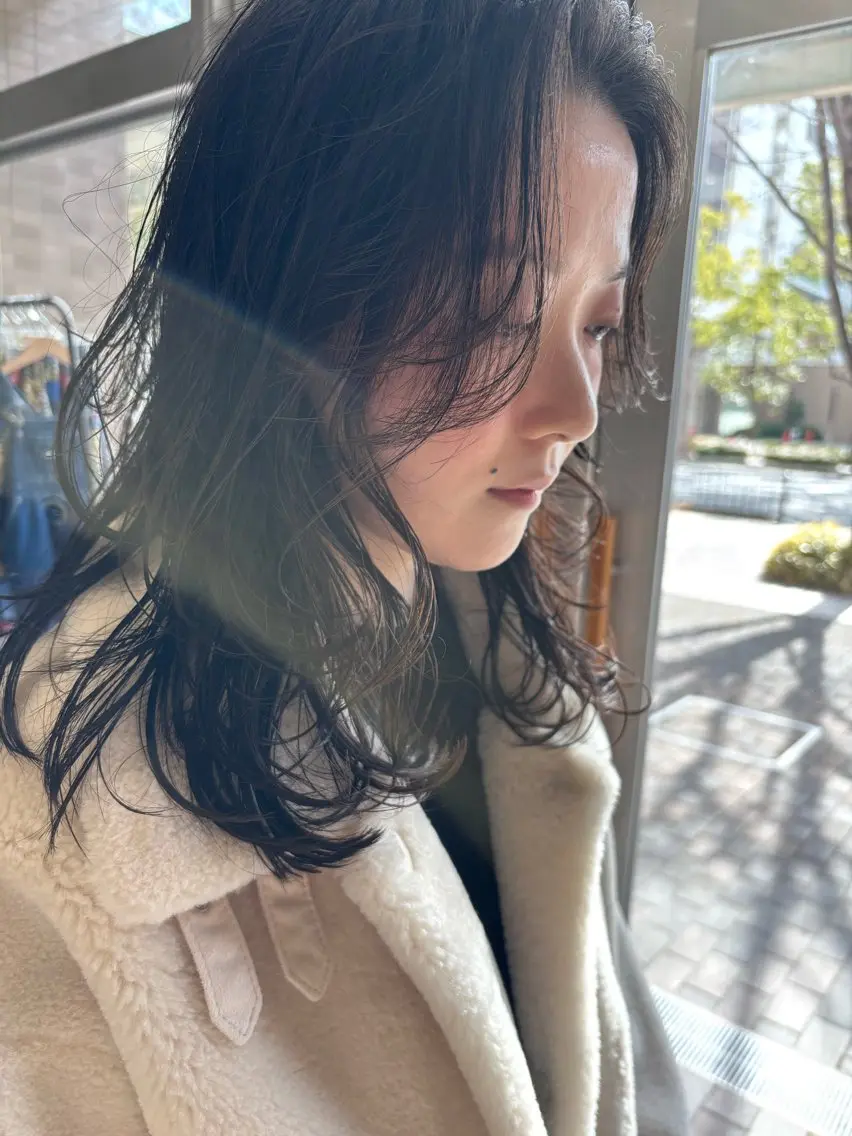 ミディアム 横谷 智江のヘアスタイル