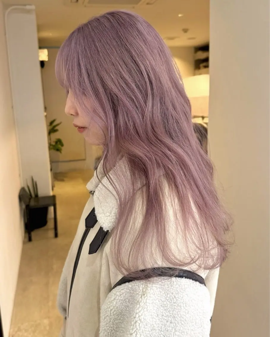 セミロング カラー ベージュカラー ブリーチ ピンクカラー ピンクベージュ ホワイトピンク RAIMA ケアハイトーンのヘアスタイル