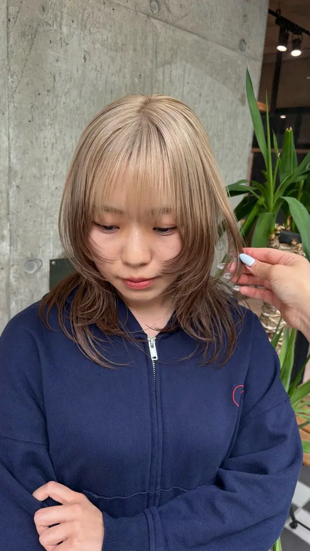セミロング カラー KAEDE🌺Wカ ラー/ホワイトカラーのヘアスタイル