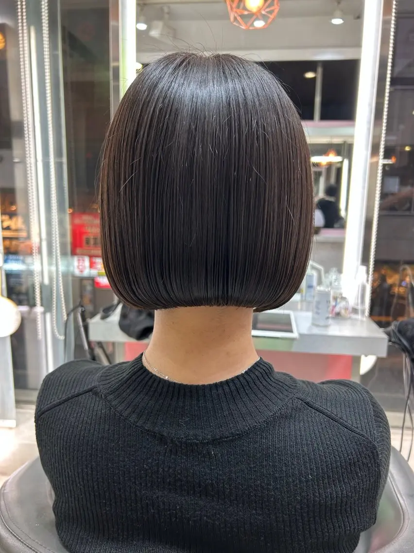 ショート ボブ×艶髪｜ 艶カラー🩶石橋怜大のヘアスタイル