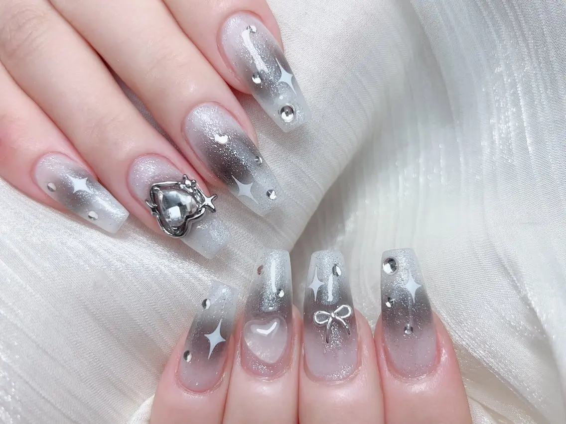 ネイル チークネイル ホワイト ハンドネイル M 🌷Nail 長さだし専門店のネイルデザイン