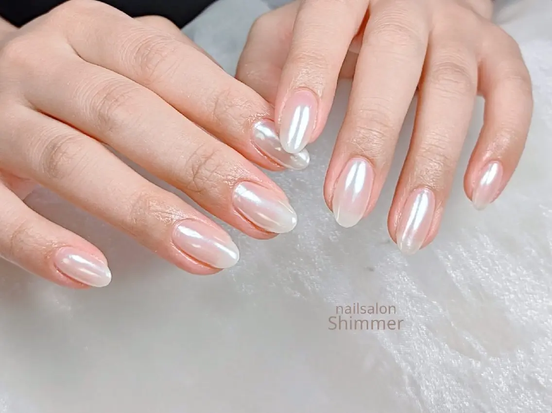 ネイル ミラーネイル ホワイト Shimmer Asakoのネイルデザイン