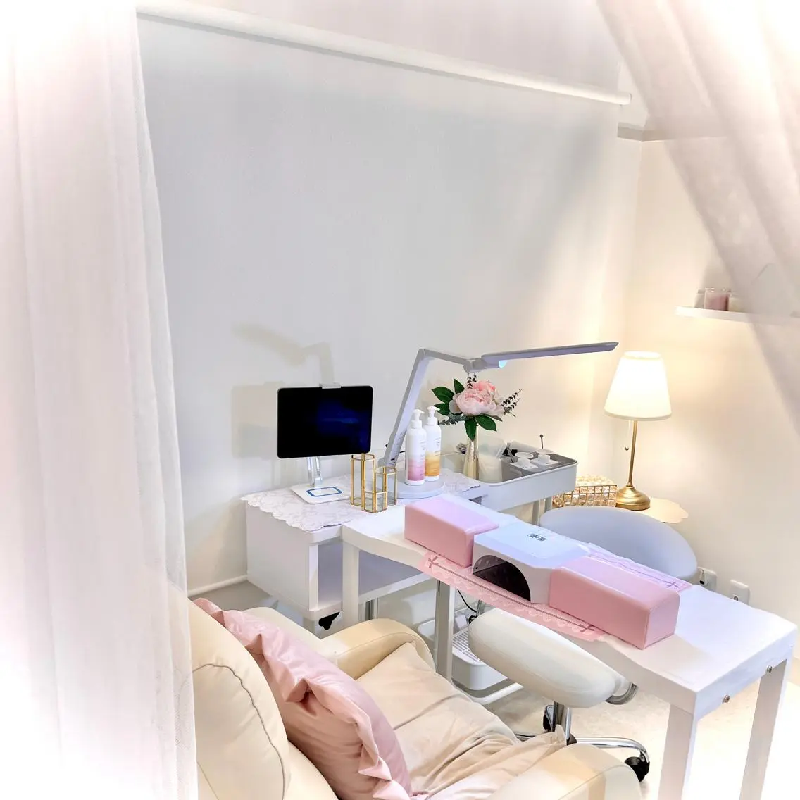 ネイル マツエク・マツパ アイブロウ Vogusty's Nail 鶴見店のネイルデザイン
